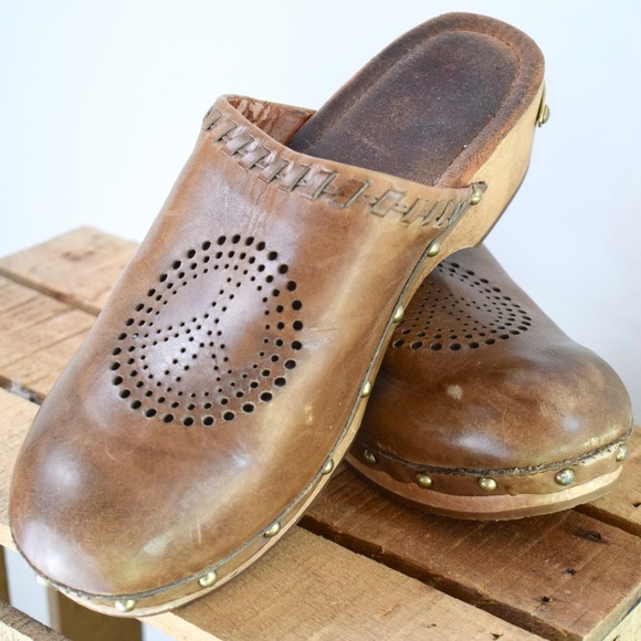 lucky brand clogs with peace sign